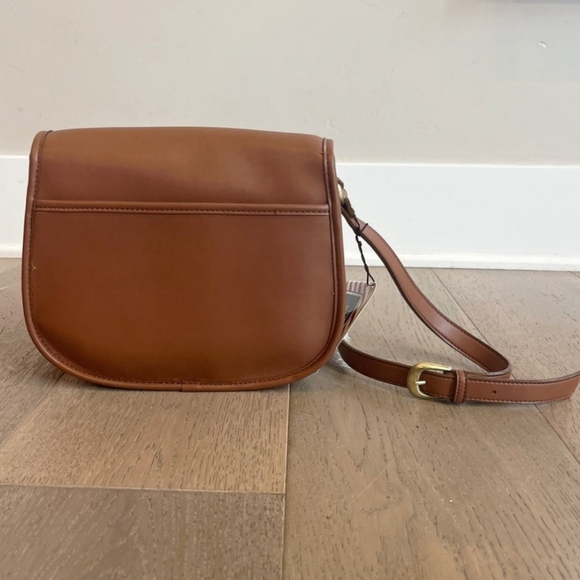 🔥 Medium Crossbody Purse Black and Tan available - Picture 5 of 5